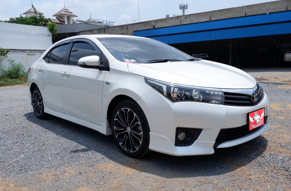 TOYOTA COLORA ALTIS 1.8 E SPORTS