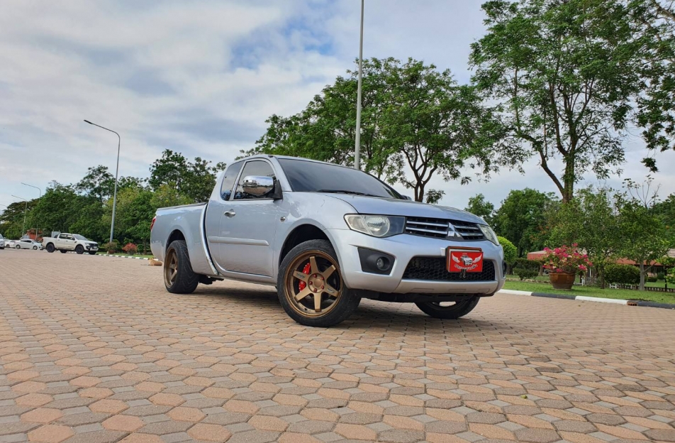 Mitsubishi TRITON cab Glx  2014